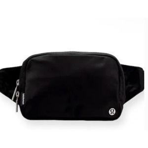 NWT NEW lululemon LARGE everywhere belt bag black